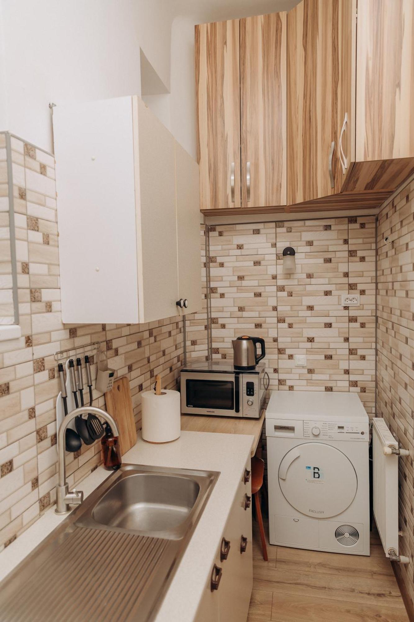 Apartment простора 2-кімн в центрі чернівців на турецькій 18 завжди зі світлом