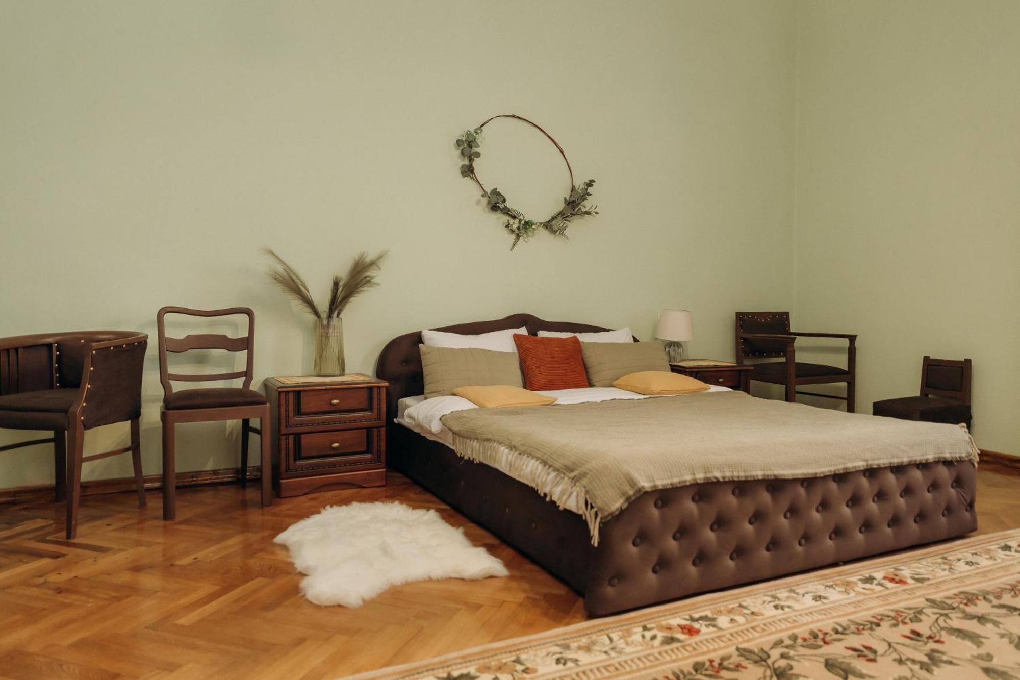 Apartment простора 2-кімн в центрі чернівців на турецькій 18 завжди зі світлом *