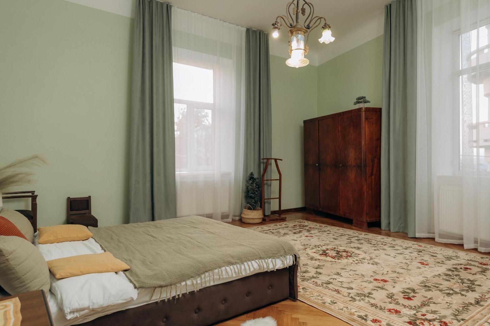 Apartment простора 2-кімн в центрі чернівців на турецькій 18 завжди зі світлом Chernivtsi
